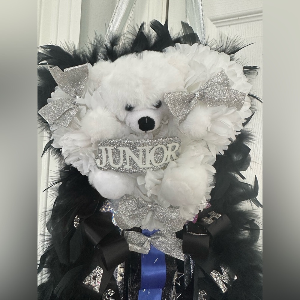 HOMECOMING MUM Blue White Black